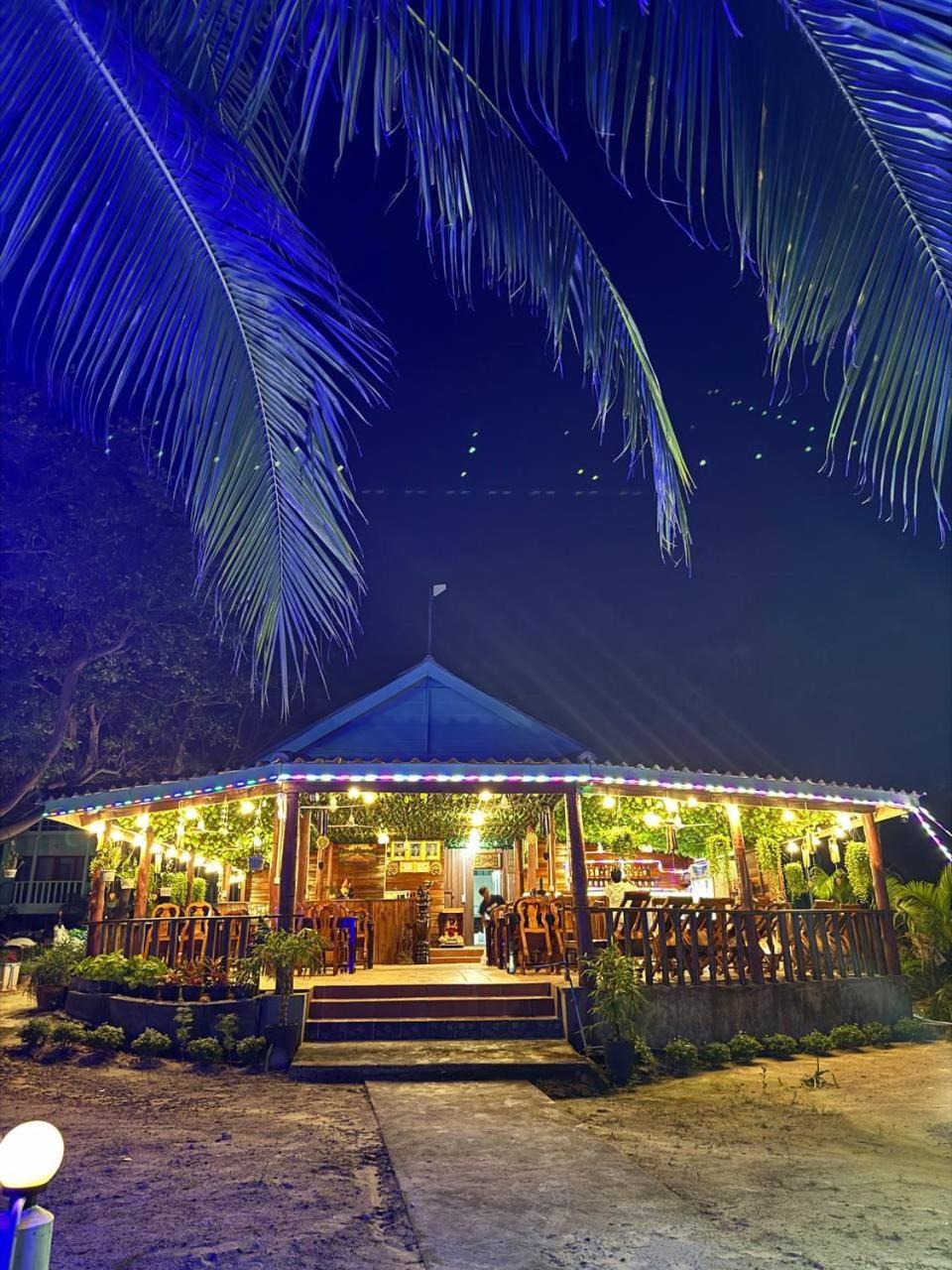 Homestay Nice Beach Bungalow *