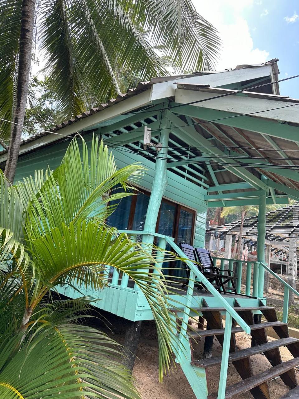 Homestay Nice Beach Bungalow *