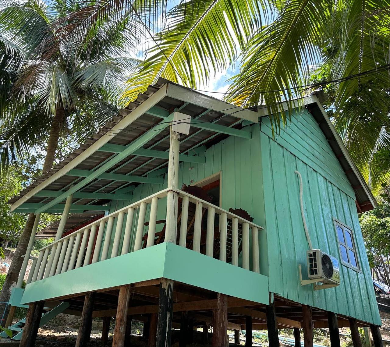 Nice Beach Bungalow Homestay *