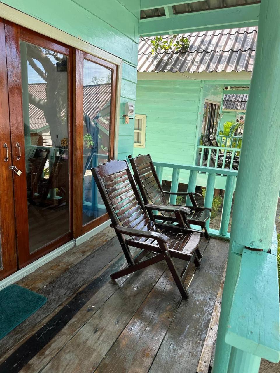 Homestay Nice Beach Bungalow *