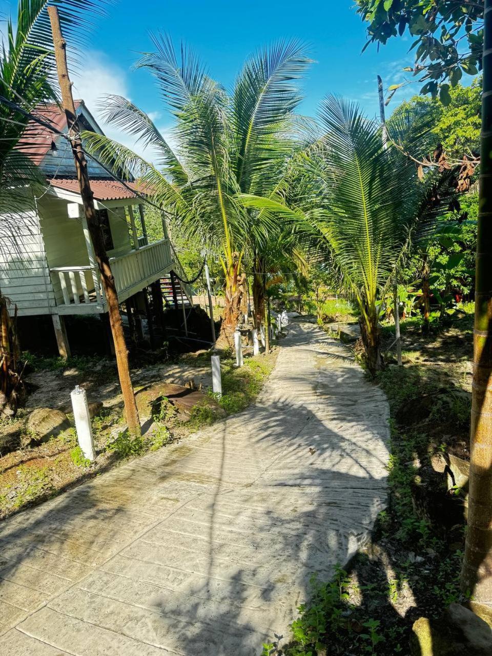 Homestay Nice Beach Bungalow